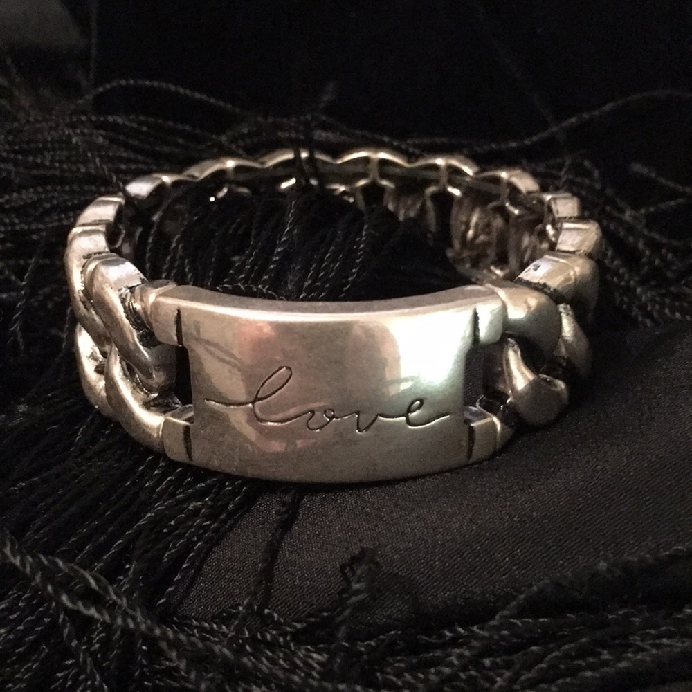 Stretch link Love Valentine bracelet